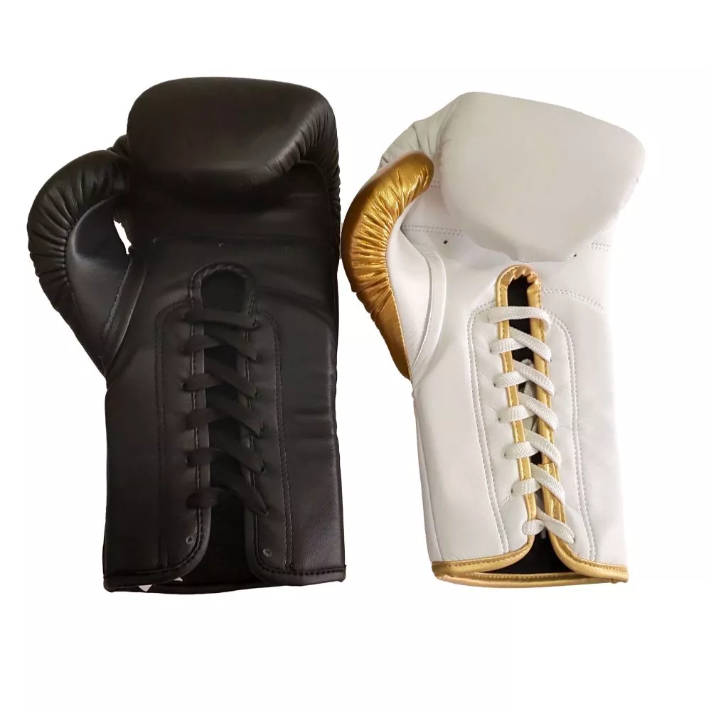 Luvas de boxe com cadarços