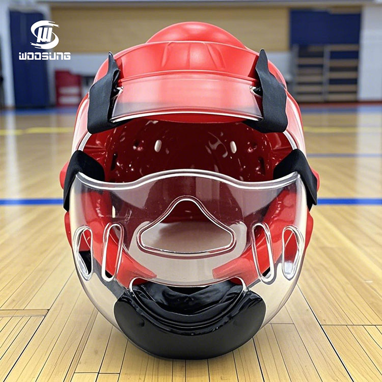 Guarda -chefe de Taekwondo com escudo facial